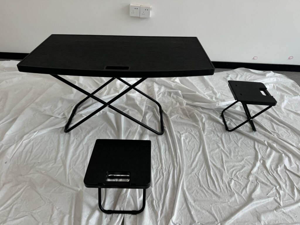 Concentric-corp-folding-tesla-trunk-table-open